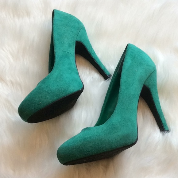 emerald green pumps